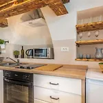 Apartament In 19 *
