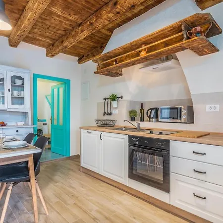Apartman In 19