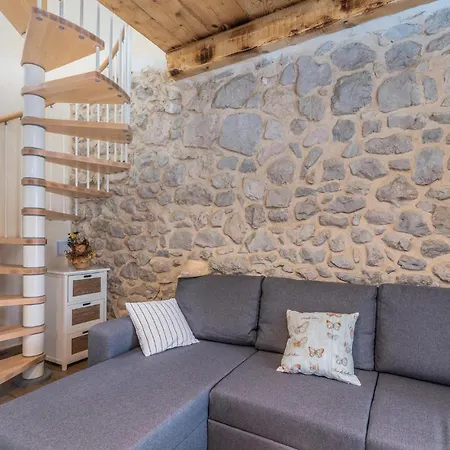 In 19 Apartman *