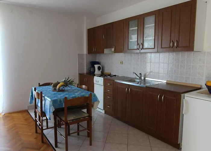 Apartment In 19