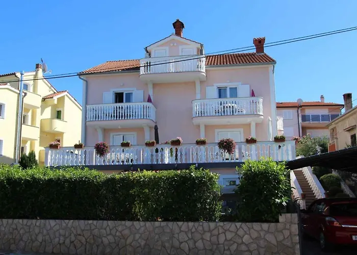 Apartment In 19 Malinska