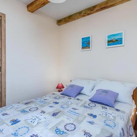 In 19 Apartament