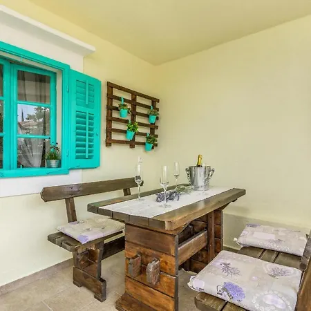 Apartament In 19 *