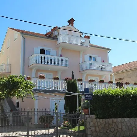 Apartament In 19