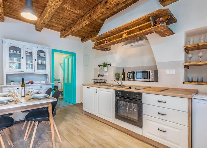 Apartament In 19