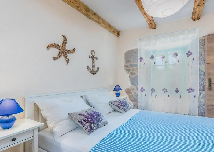 Apartament In 19 *