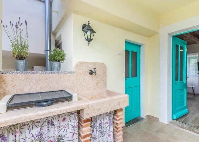 Apartament In 19