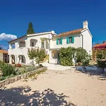 Apartment In 19 Malinska