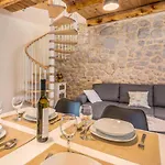 Apartment In 19 Malinska
